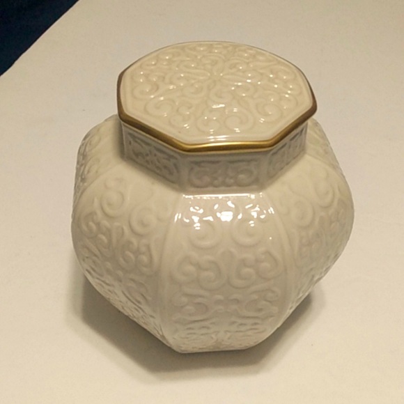 Lenox Accents Vintage Lenox Arabesque Ginger Jar With Lid And 24k